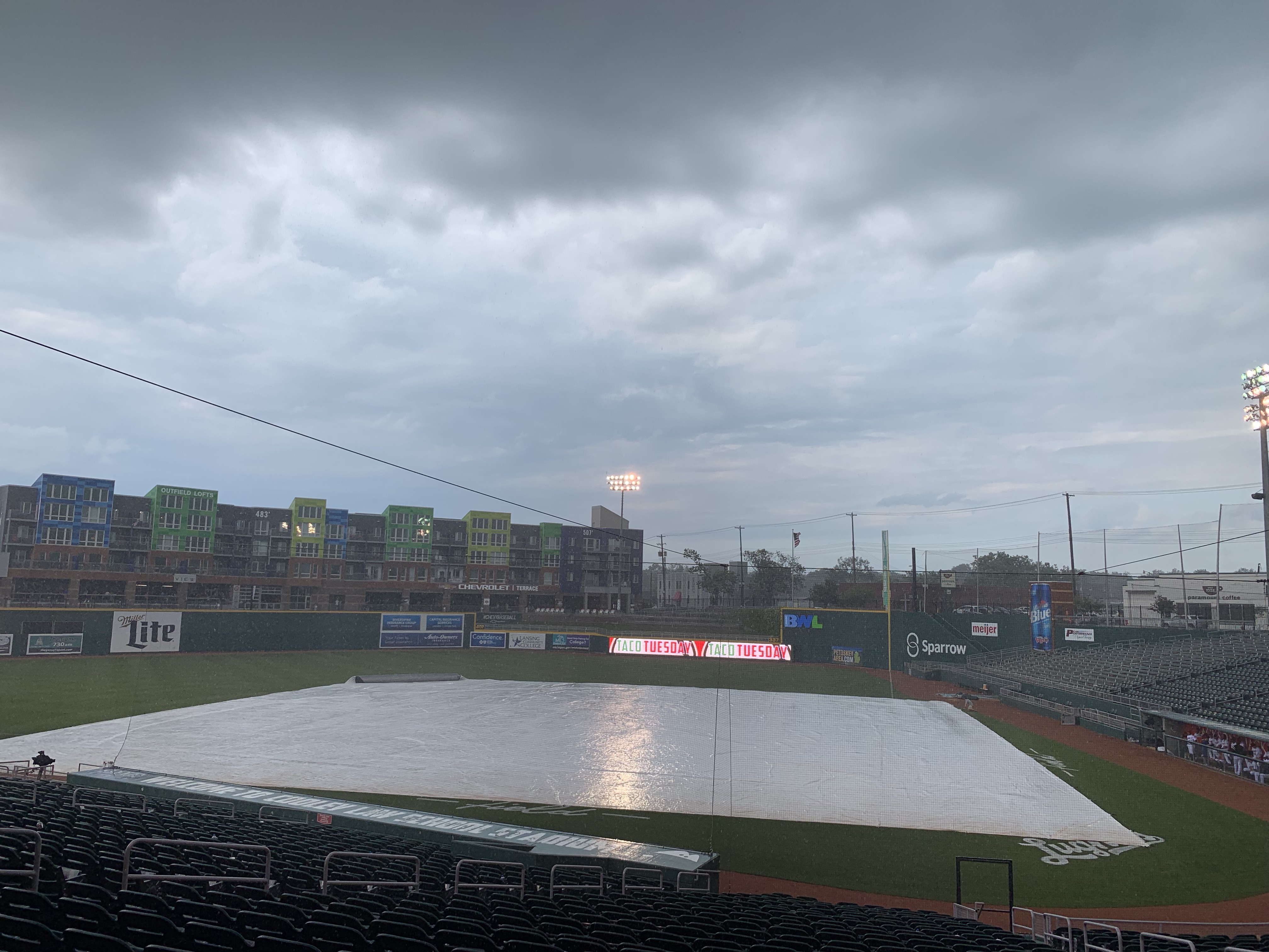 Lugnuts baseball game delayed due to rain.