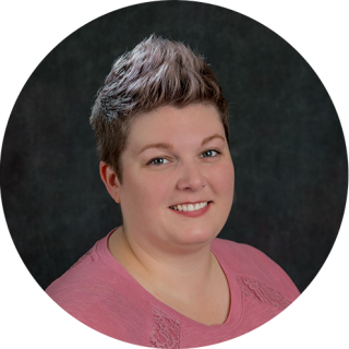 Lindsay Hill headshot