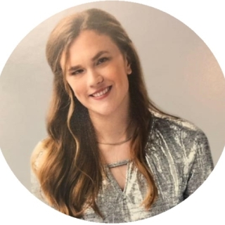 Annika Arney headshot